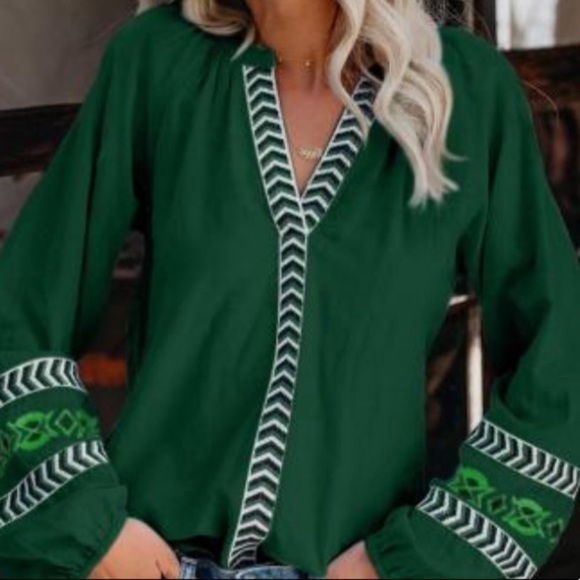 Tops - New 2X Green Embroidered Peasant Blouse